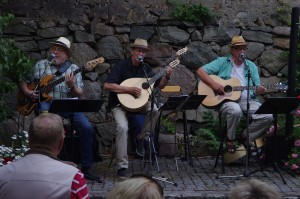 Visor på bakgården Fria tyglar