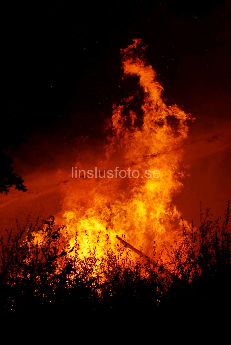 Brand i mindre fristående byggnad Tving