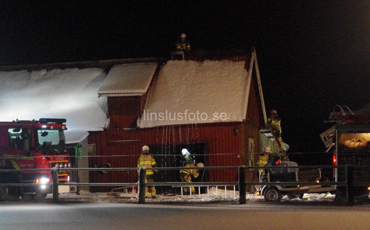 Brand i ladugård södra Bostorp